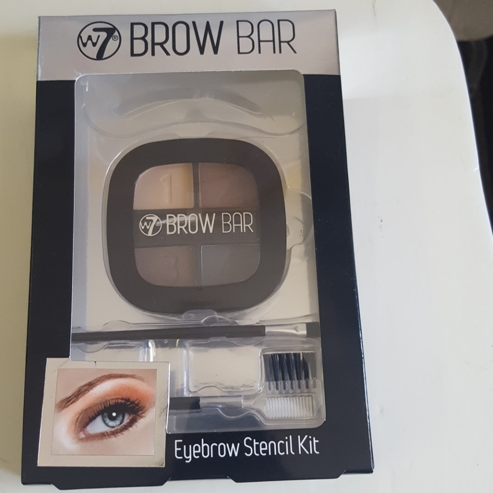 Eyebrow stencil kit